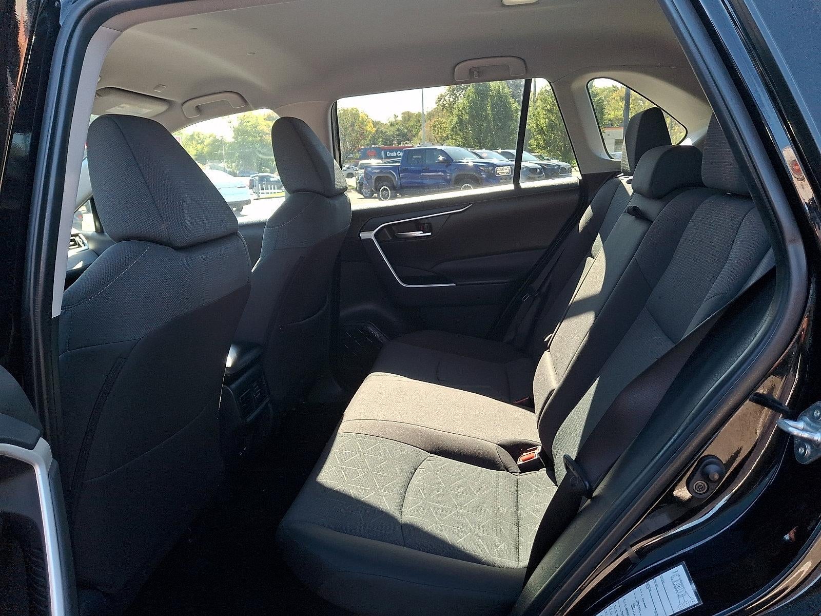 2025 Toyota RAV4 Hybrid XLE AWD (Natl)