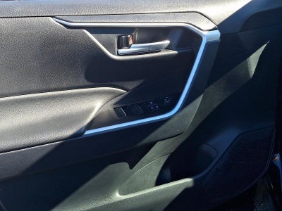 2025 Toyota RAV4 Hybrid XLE AWD (Natl)