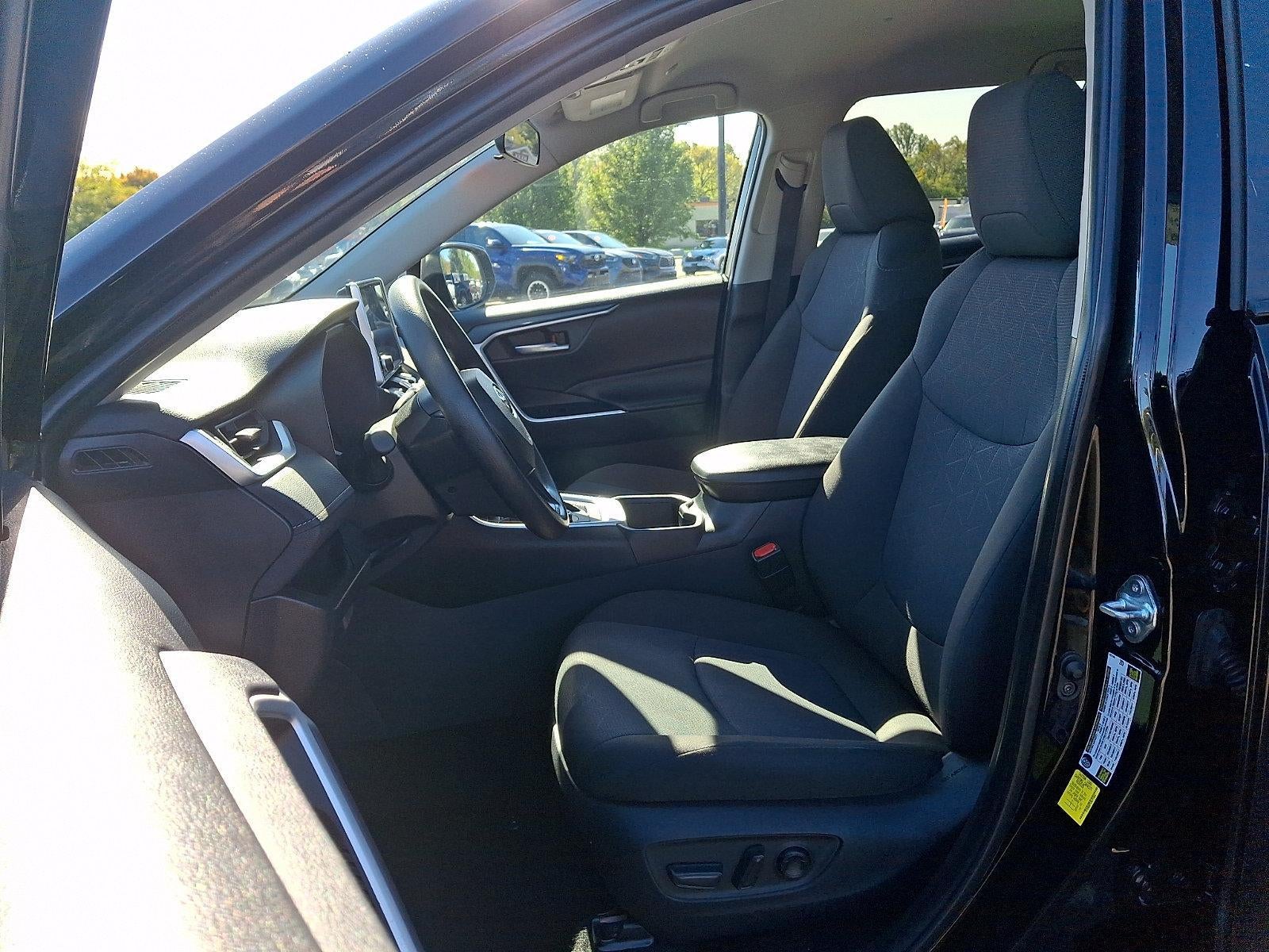 2025 Toyota RAV4 Hybrid XLE AWD (Natl)