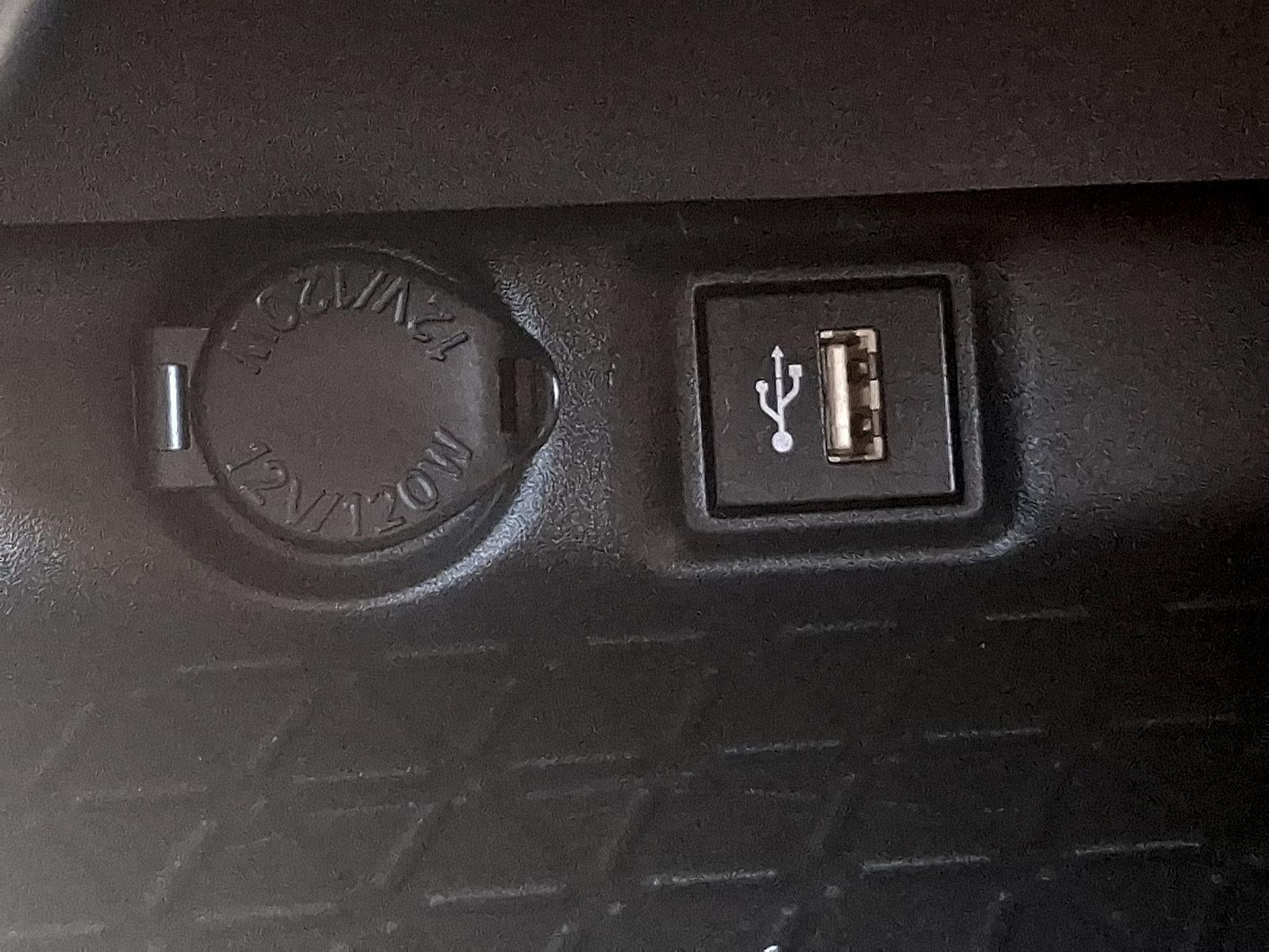 2025 Toyota RAV4 Hybrid XLE AWD (Natl)