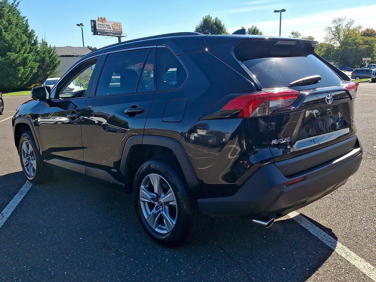 2025 Toyota RAV4 Hybrid XLE AWD (Natl)