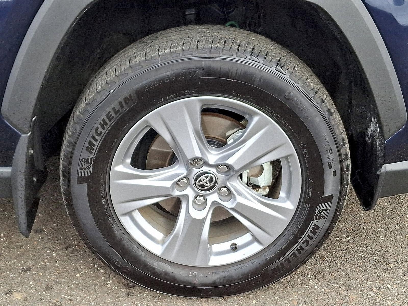 2025 Toyota RAV4 Hybrid XLE AWD (Natl)