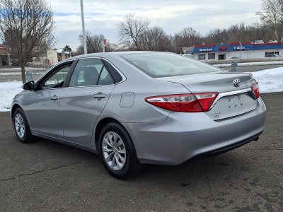 2015 Toyota Camry 4dr Sdn I4 Auto LE (Natl)