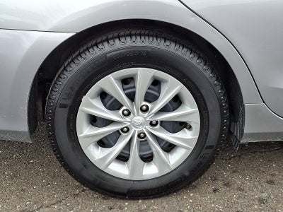 2015 Toyota Camry 4dr Sdn I4 Auto LE (Natl)