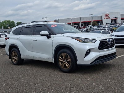 2022 Toyota Highlander Hybrid Bronze Edition AWD (Natl)