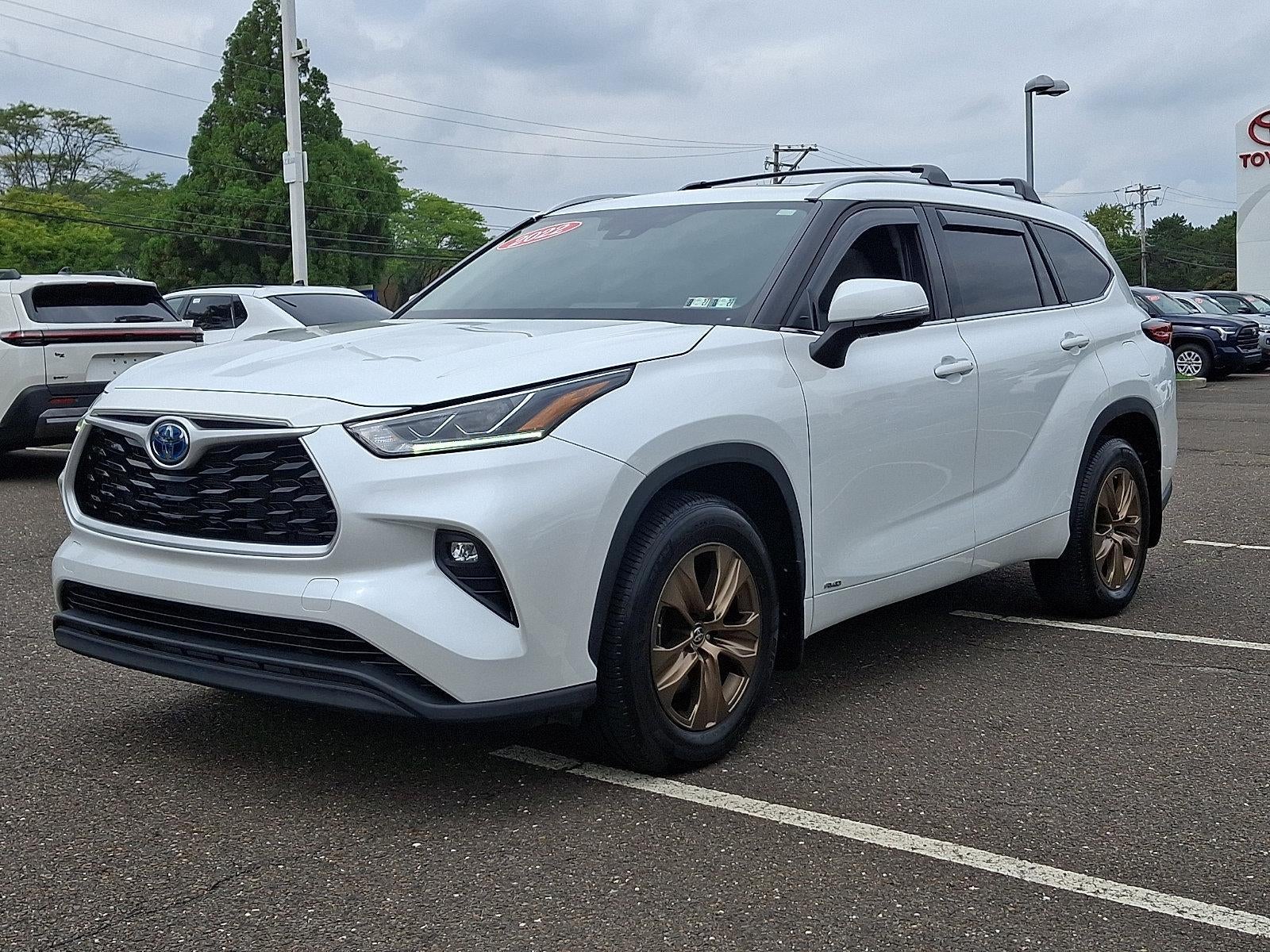 2022 Toyota Highlander Hybrid Bronze Edition AWD (Natl)