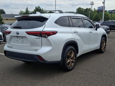 2022 Toyota Highlander Hybrid Bronze Edition AWD (Natl)