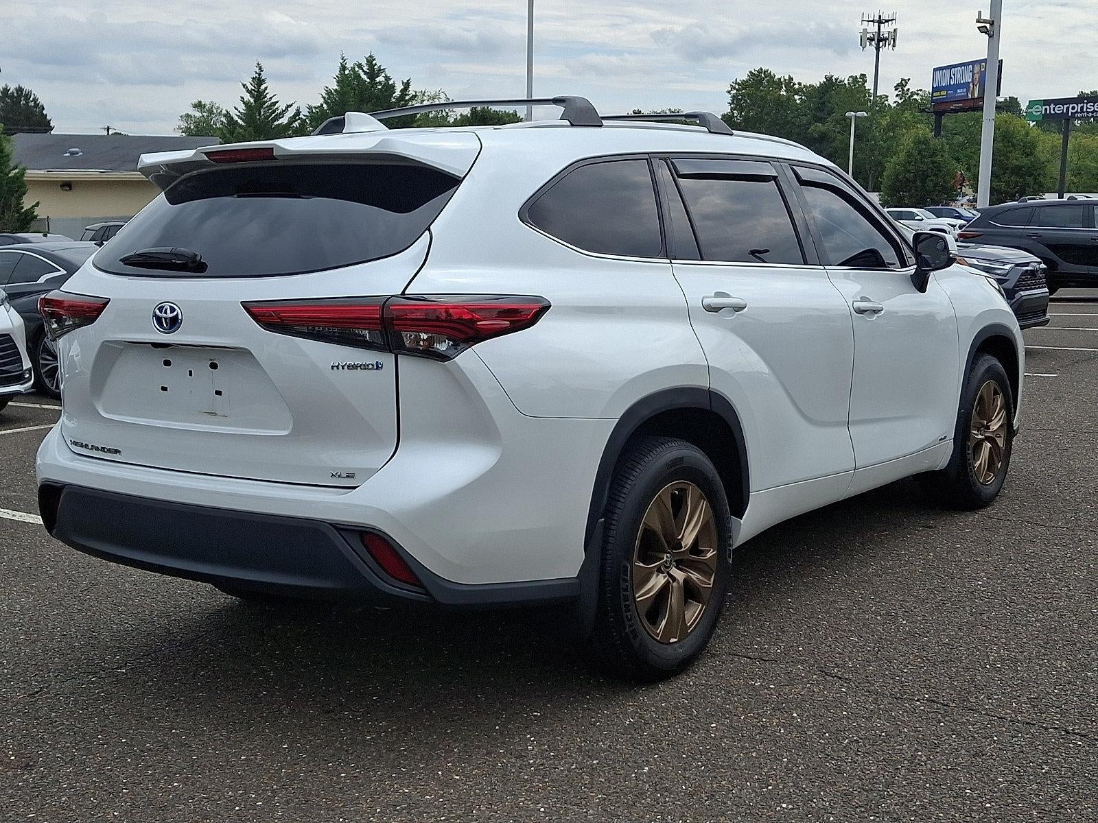 2022 Toyota Highlander Hybrid Bronze Edition AWD (Natl)