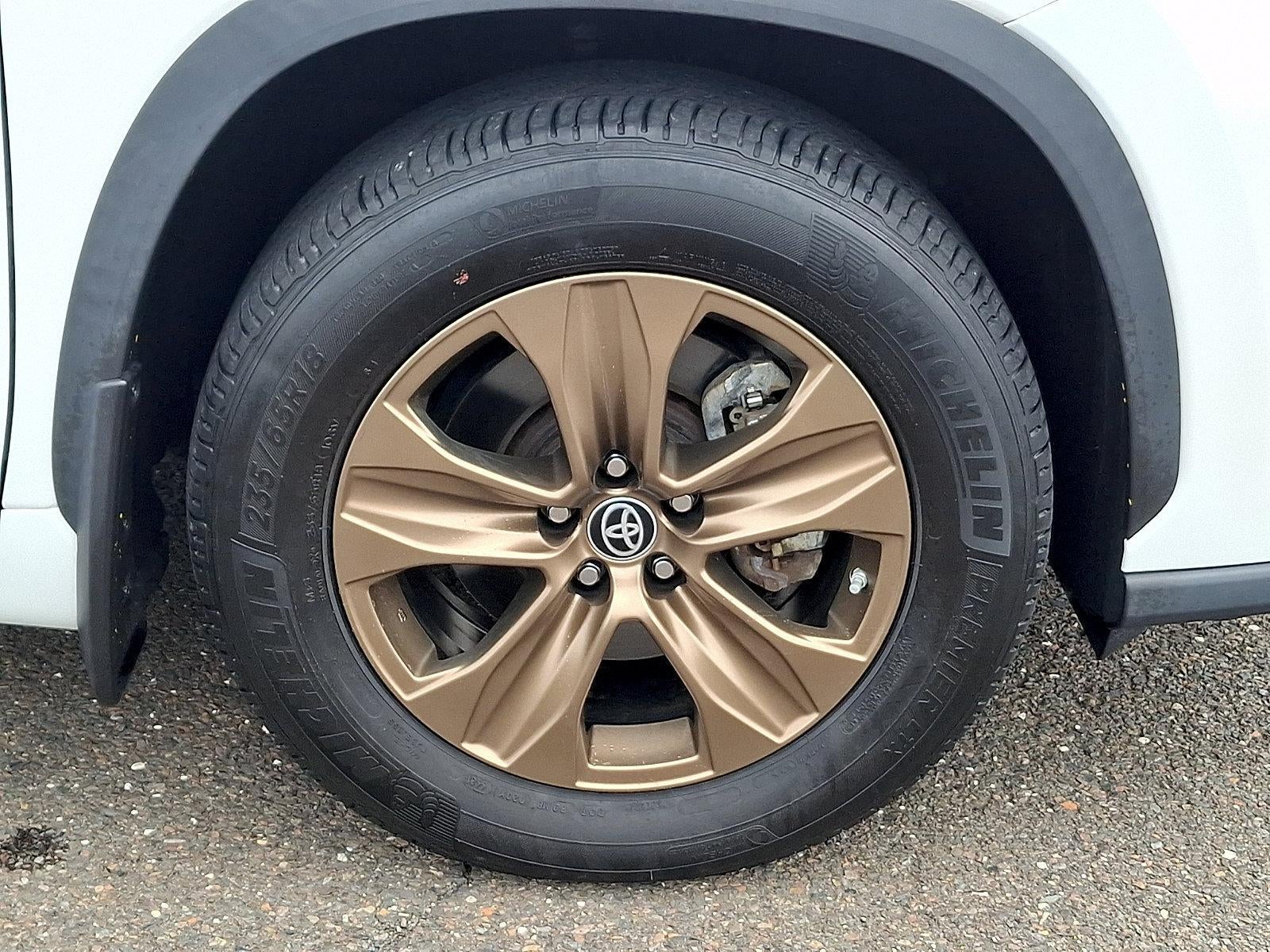2022 Toyota Highlander Hybrid Bronze Edition AWD (Natl)