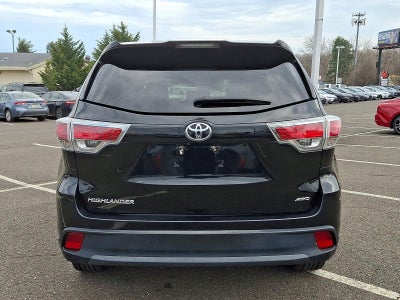 2016 Toyota Highlander AWD 4dr V6 LE (Natl)