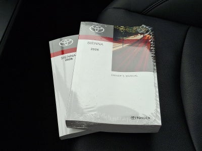 2026 Toyota Sienna Woodland Edition AWD 7-Passenger (Natl)