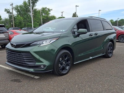2026 Toyota Sienna Woodland Edition AWD 7-Passenger (Natl)
