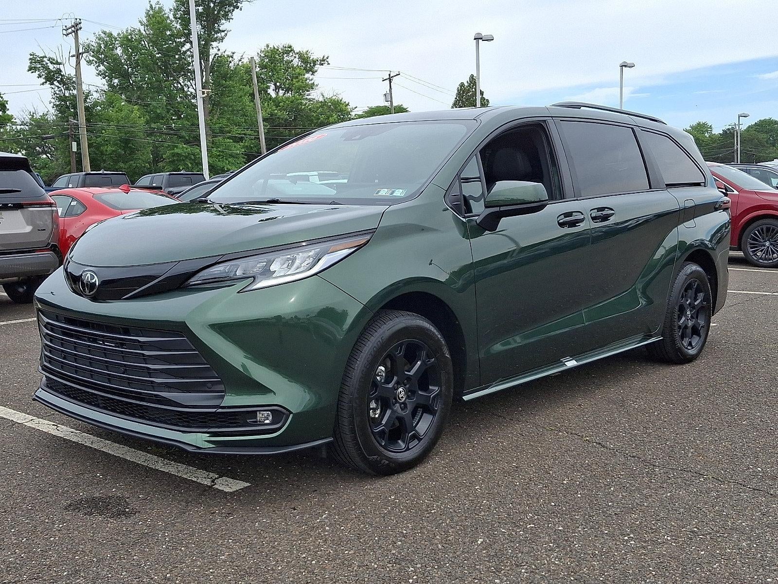 2026 Toyota Sienna Woodland Edition AWD 7-Passenger (Natl)