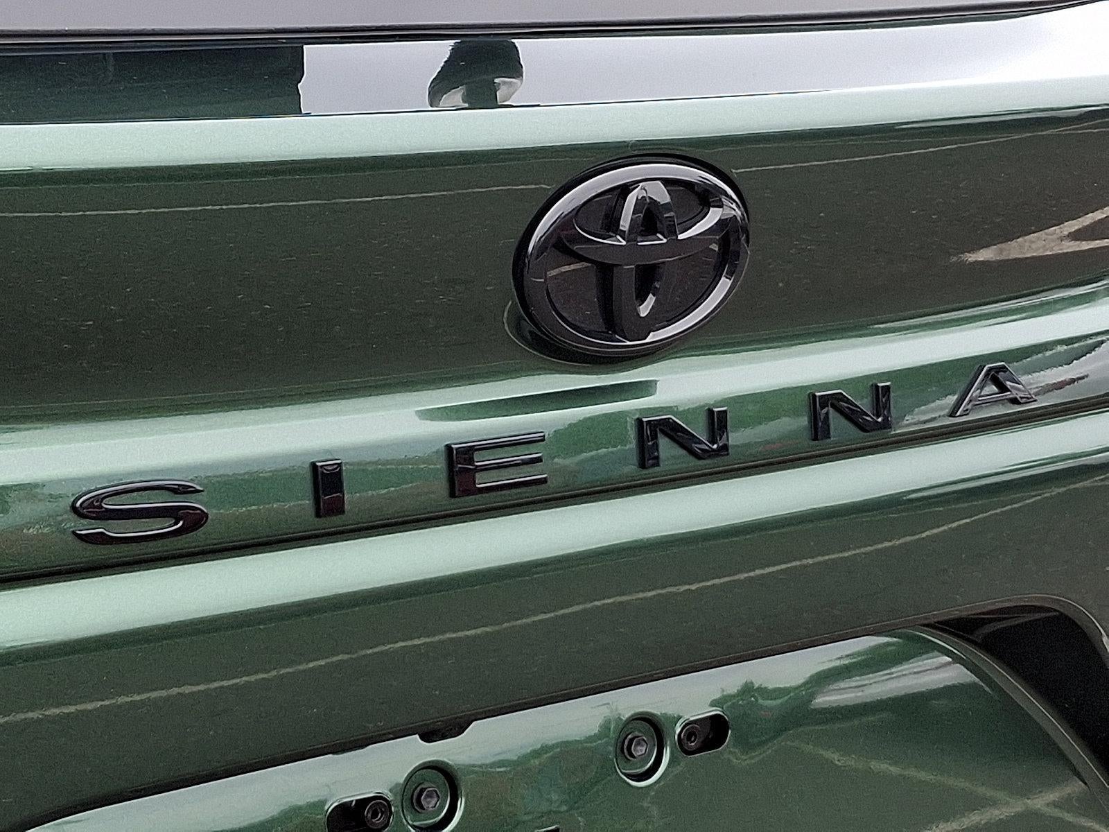 2026 Toyota Sienna Woodland Edition AWD 7-Passenger (Natl)