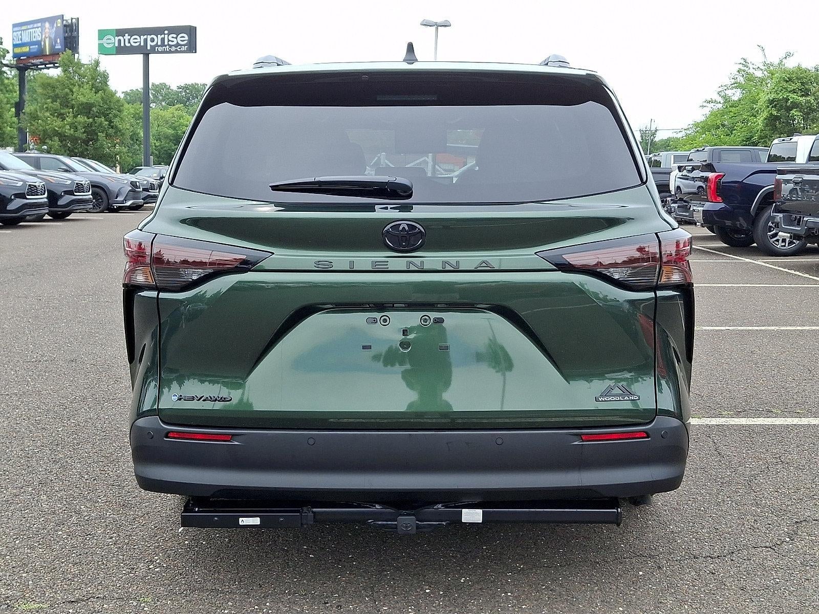 2026 Toyota Sienna Woodland Edition AWD 7-Passenger (Natl)