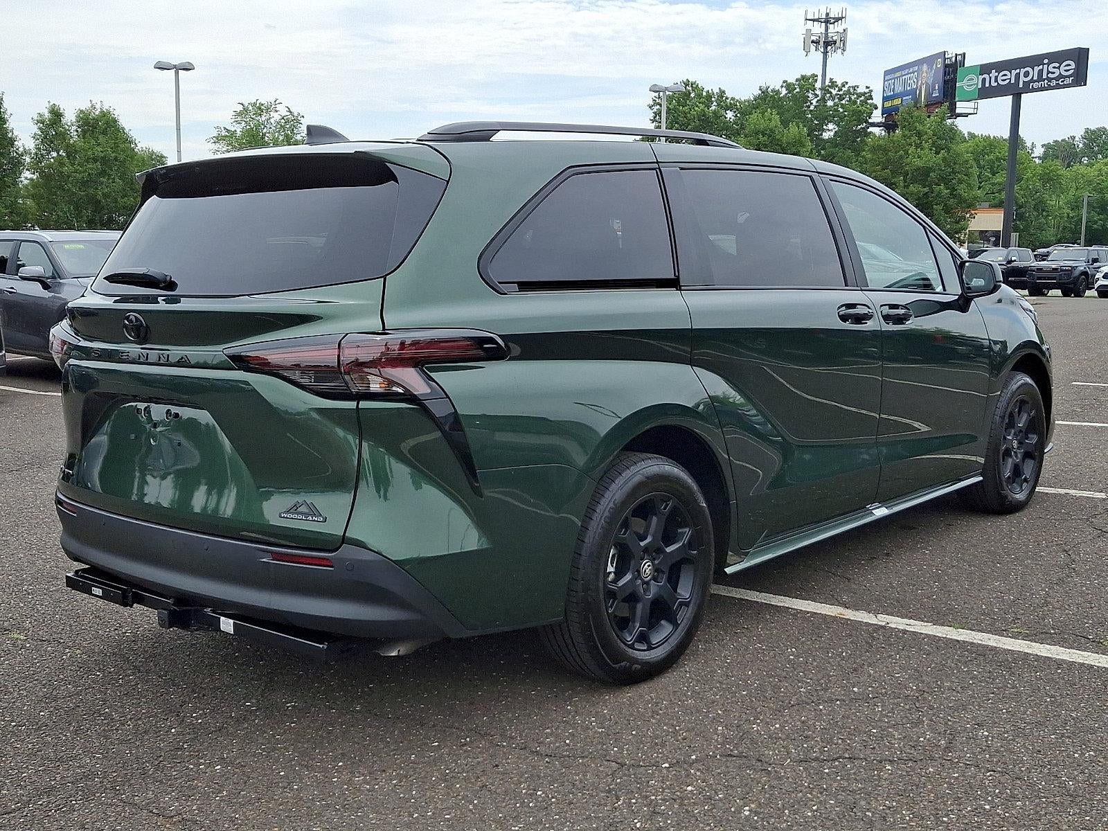 2026 Toyota Sienna Woodland Edition AWD 7-Passenger (Natl)