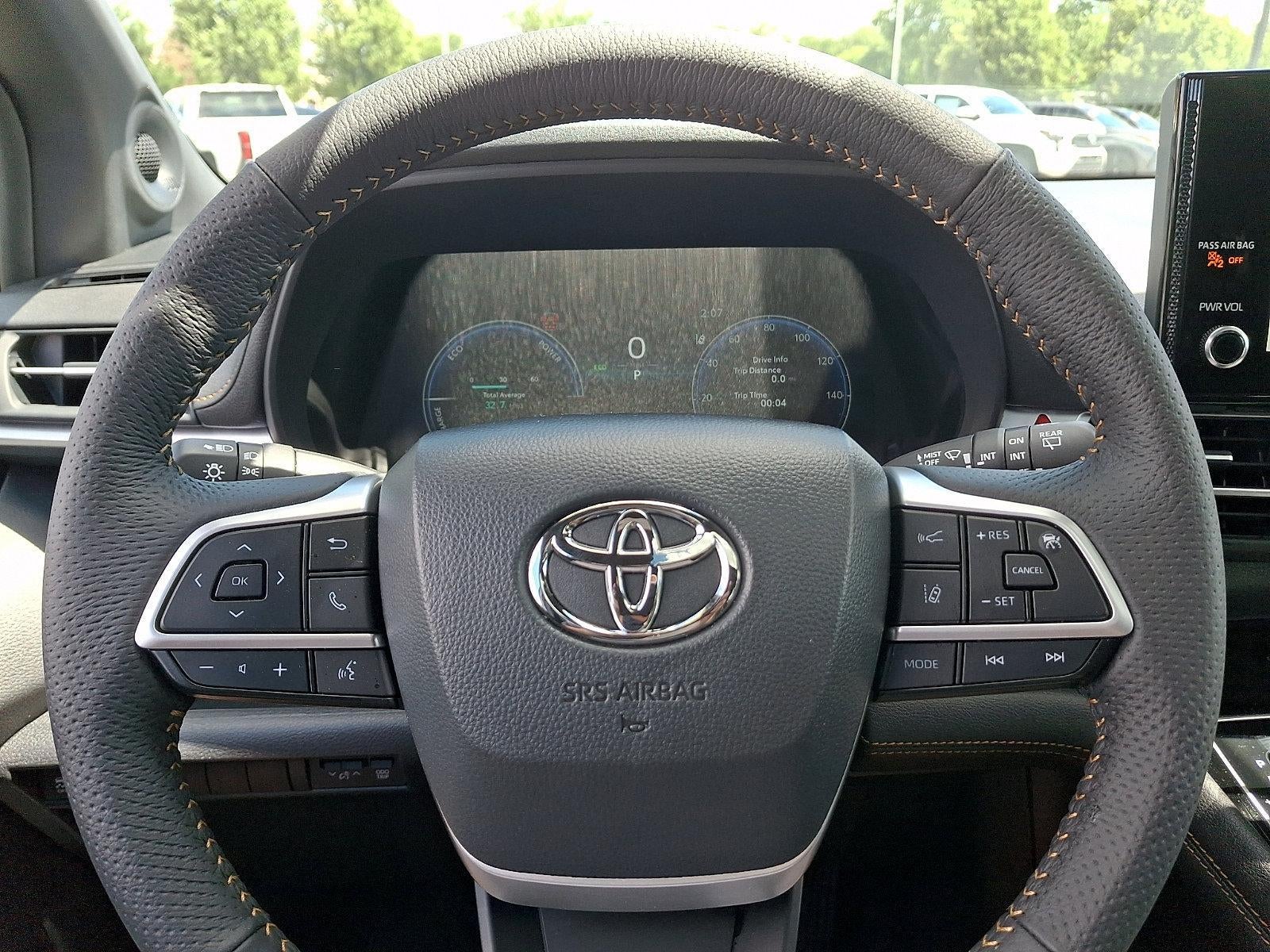 2026 Toyota Sienna Woodland Edition AWD 7-Passenger (Natl)