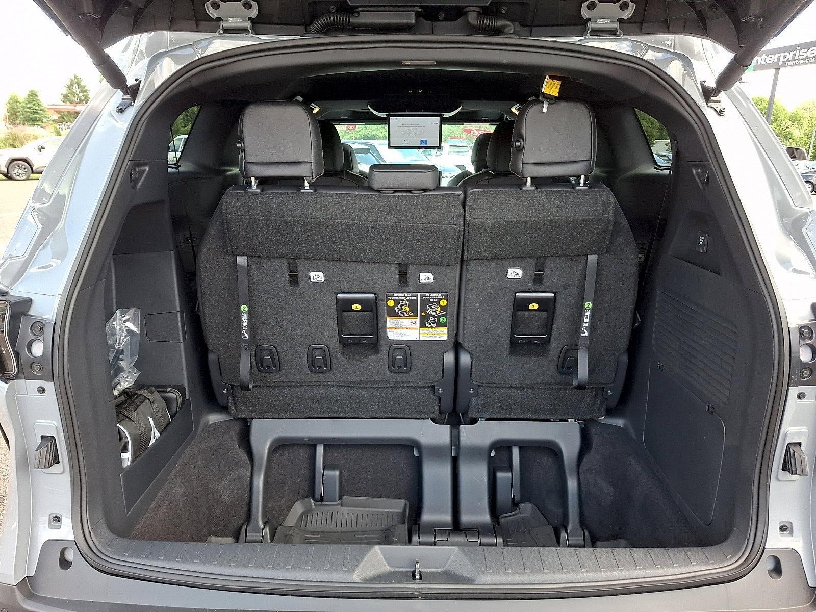 2026 Toyota Sienna Woodland Edition AWD 7-Passenger (Natl)