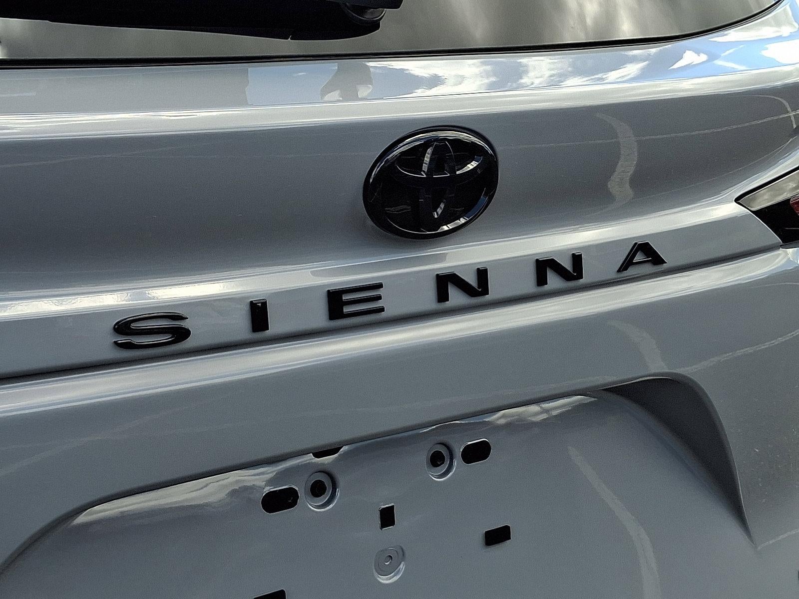 2026 Toyota Sienna Woodland Edition AWD 7-Passenger (Natl)