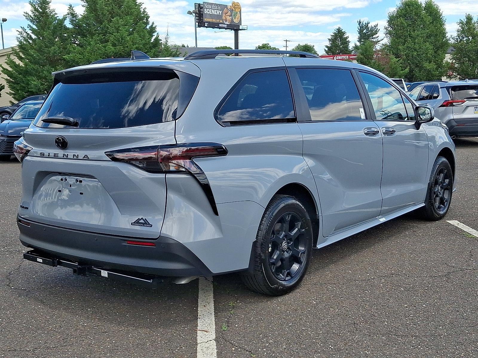 2026 Toyota Sienna Woodland Edition AWD 7-Passenger (Natl)