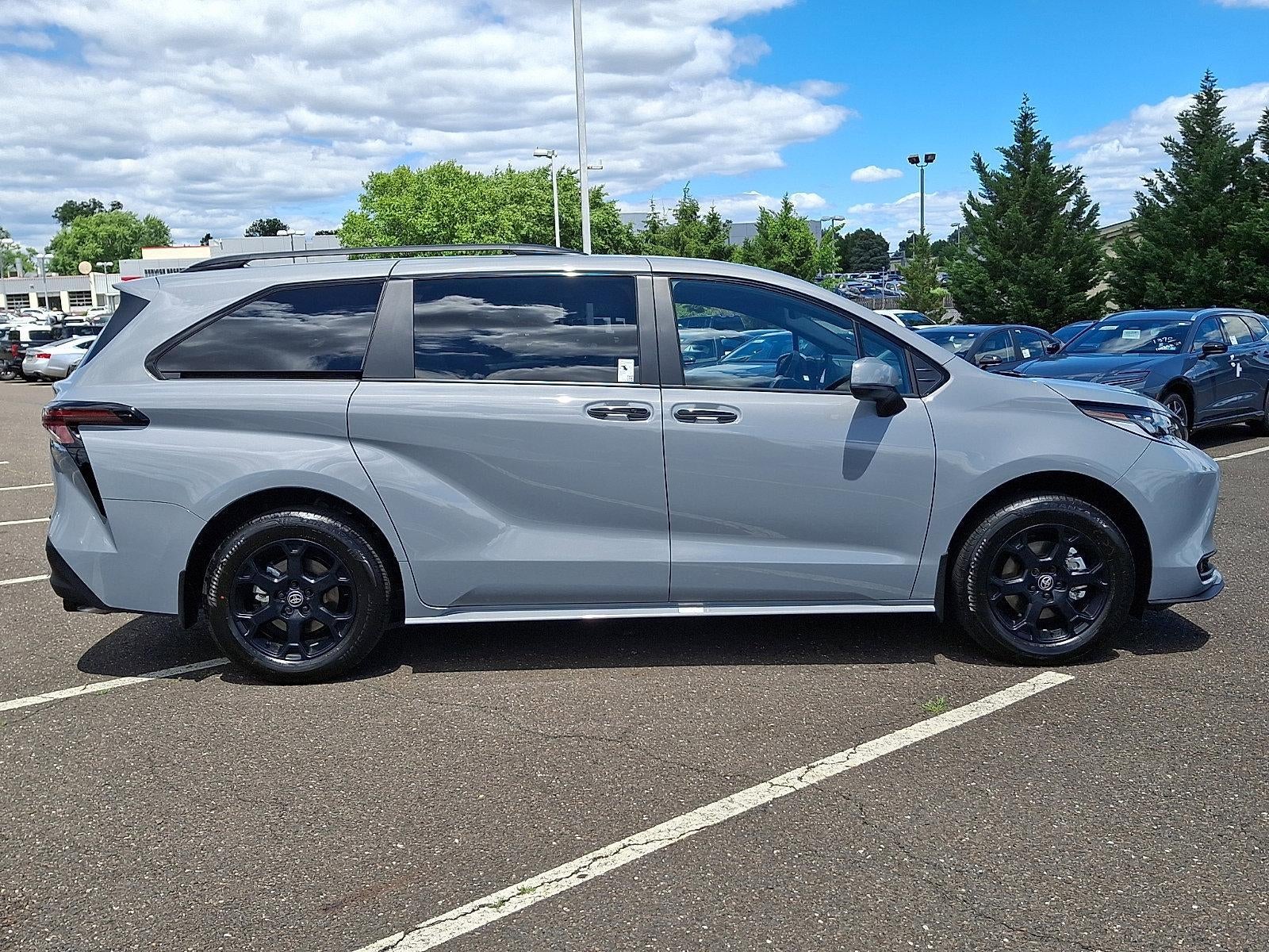 2026 Toyota Sienna Woodland Edition AWD 7-Passenger (Natl)