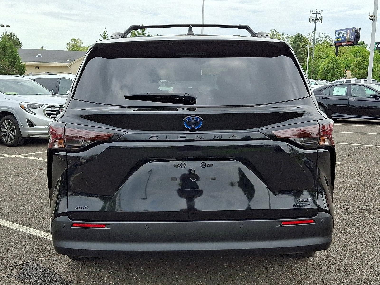 2023 Toyota Sienna Woodland Edition AWD 7-Passenger (Natl)