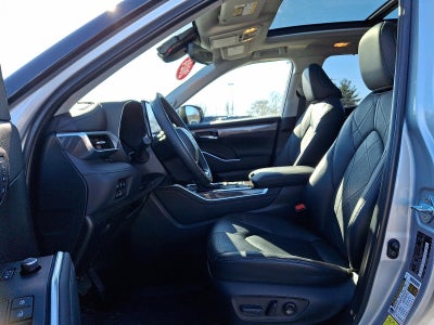 2024 Toyota Highlander Hybrid Platinum AWD (Natl)