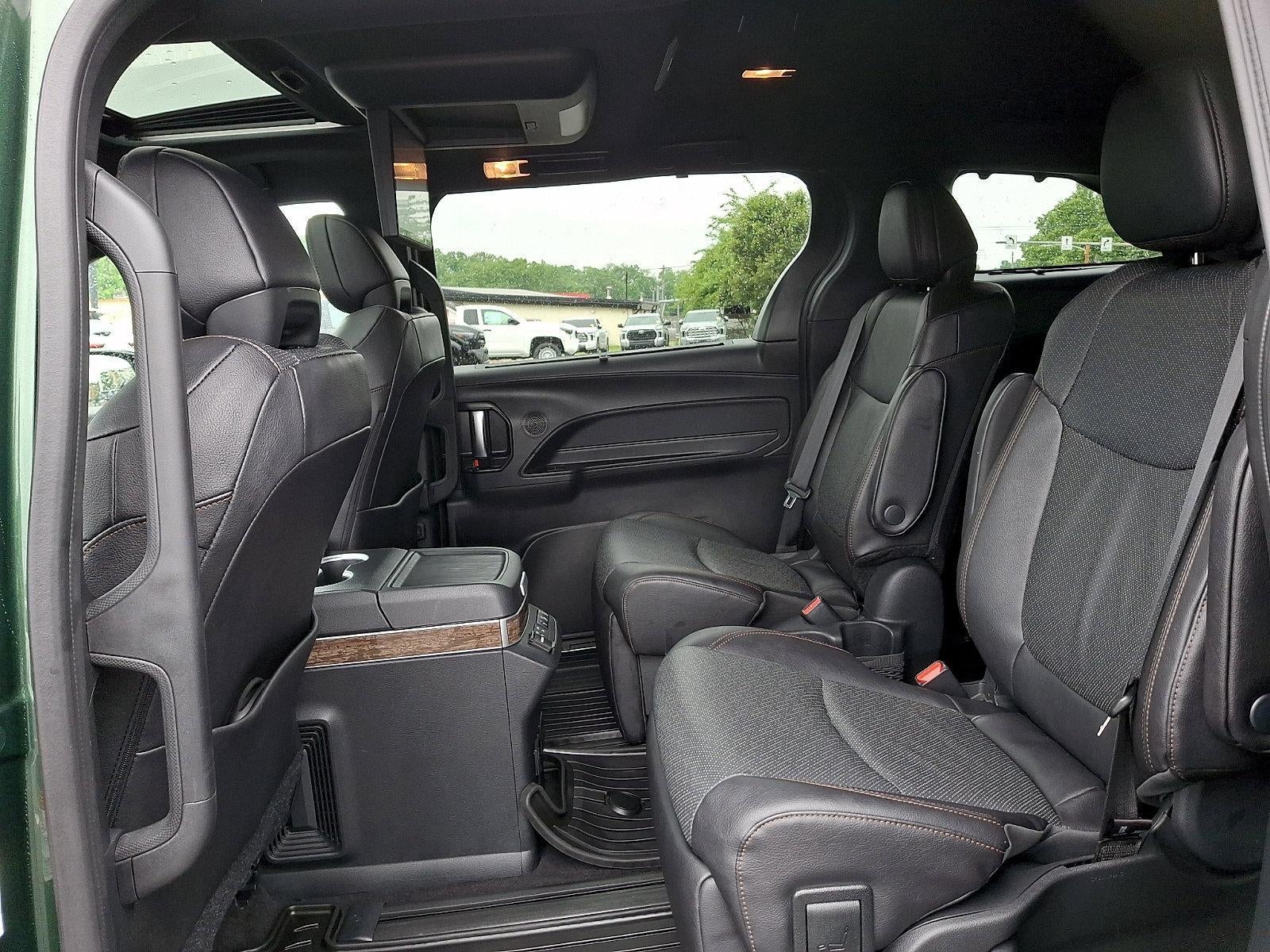 2025 Toyota Sienna Platinum AWD 7-Passenger (Natl)