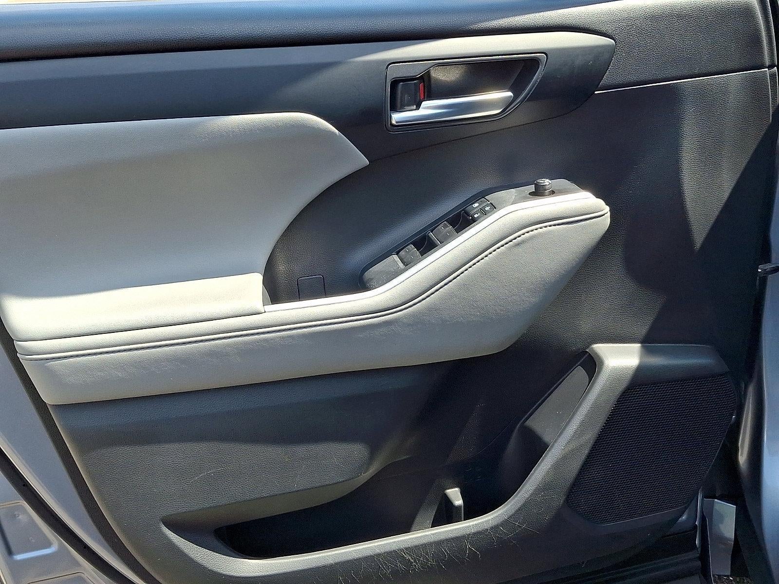 2021 Toyota Highlander XLE AWD (Natl)
