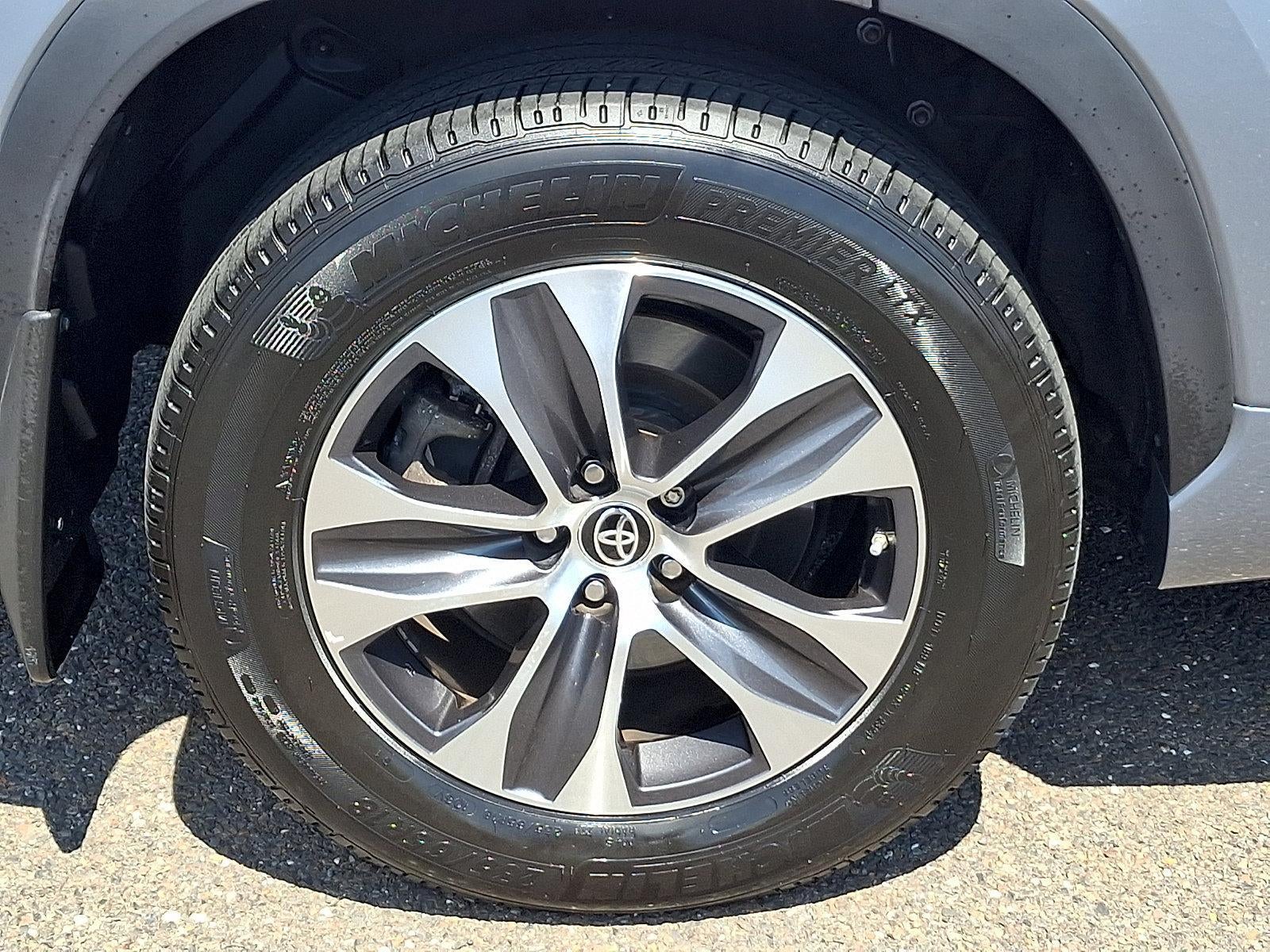 2021 Toyota Highlander XLE AWD (Natl)