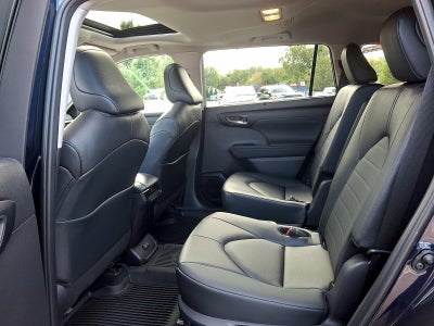 2026 Toyota Highlander Hybrid XLE AWD (Natl)