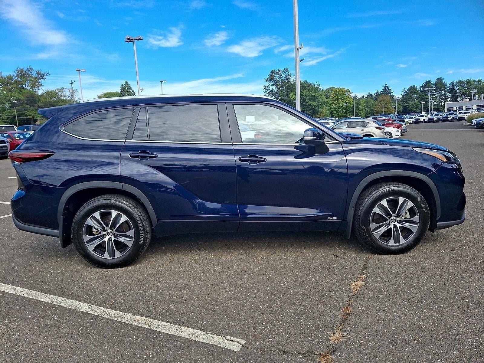 2026 Toyota Highlander Hybrid XLE AWD (Natl)
