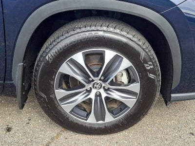 2026 Toyota Highlander Hybrid XLE AWD (Natl)