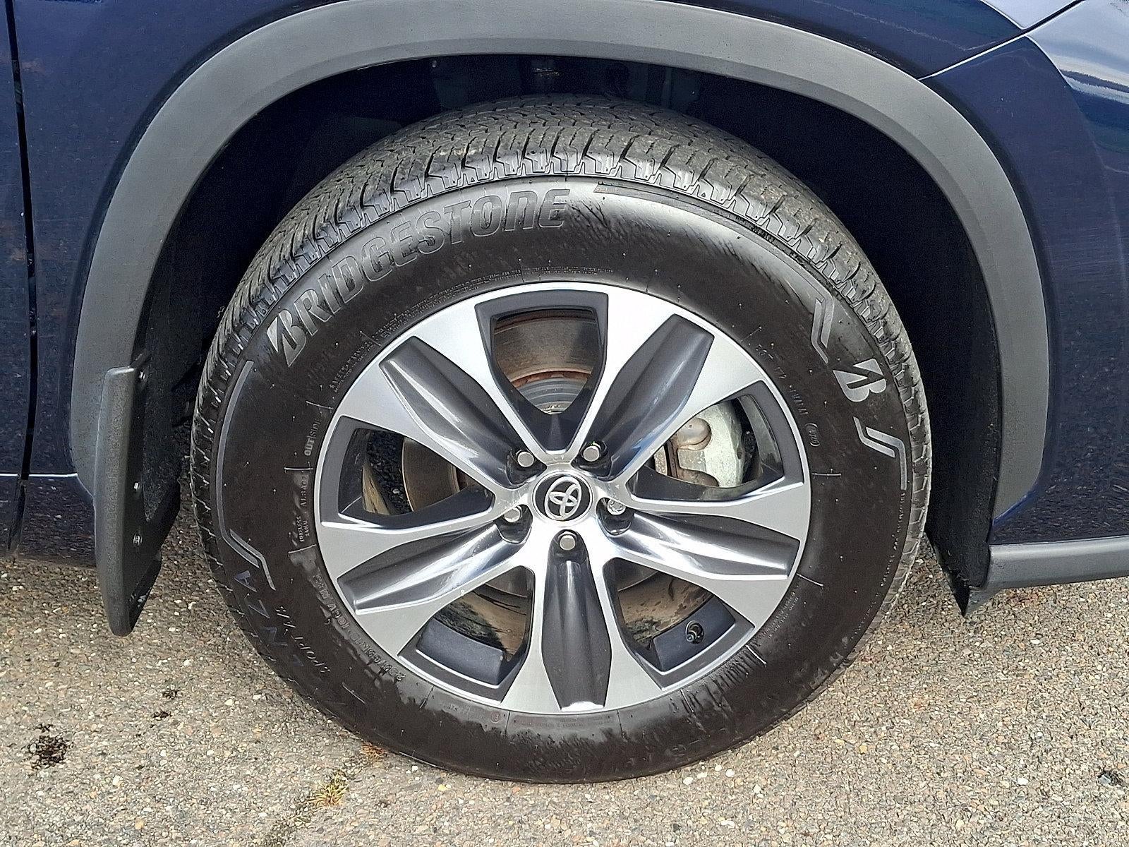 2026 Toyota Highlander Hybrid XLE AWD (Natl)