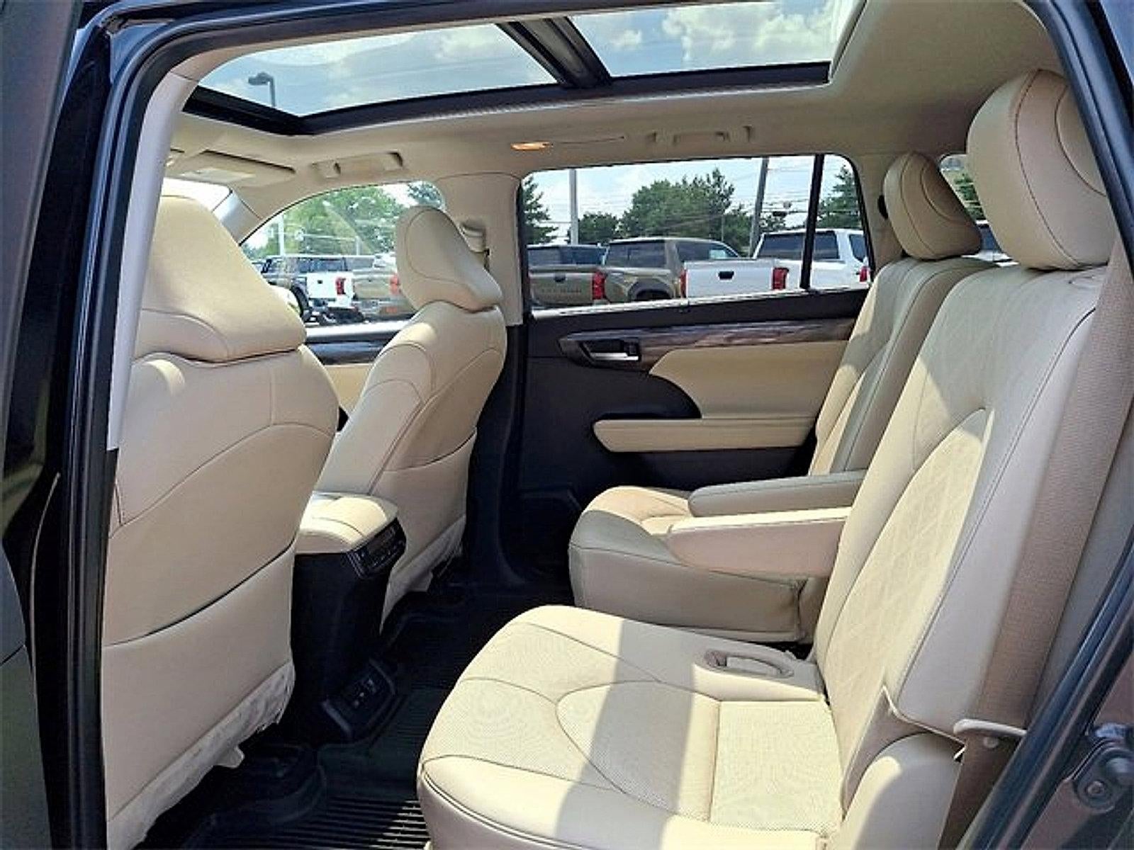 2024 Toyota Highlander Platinum AWD (Natl)