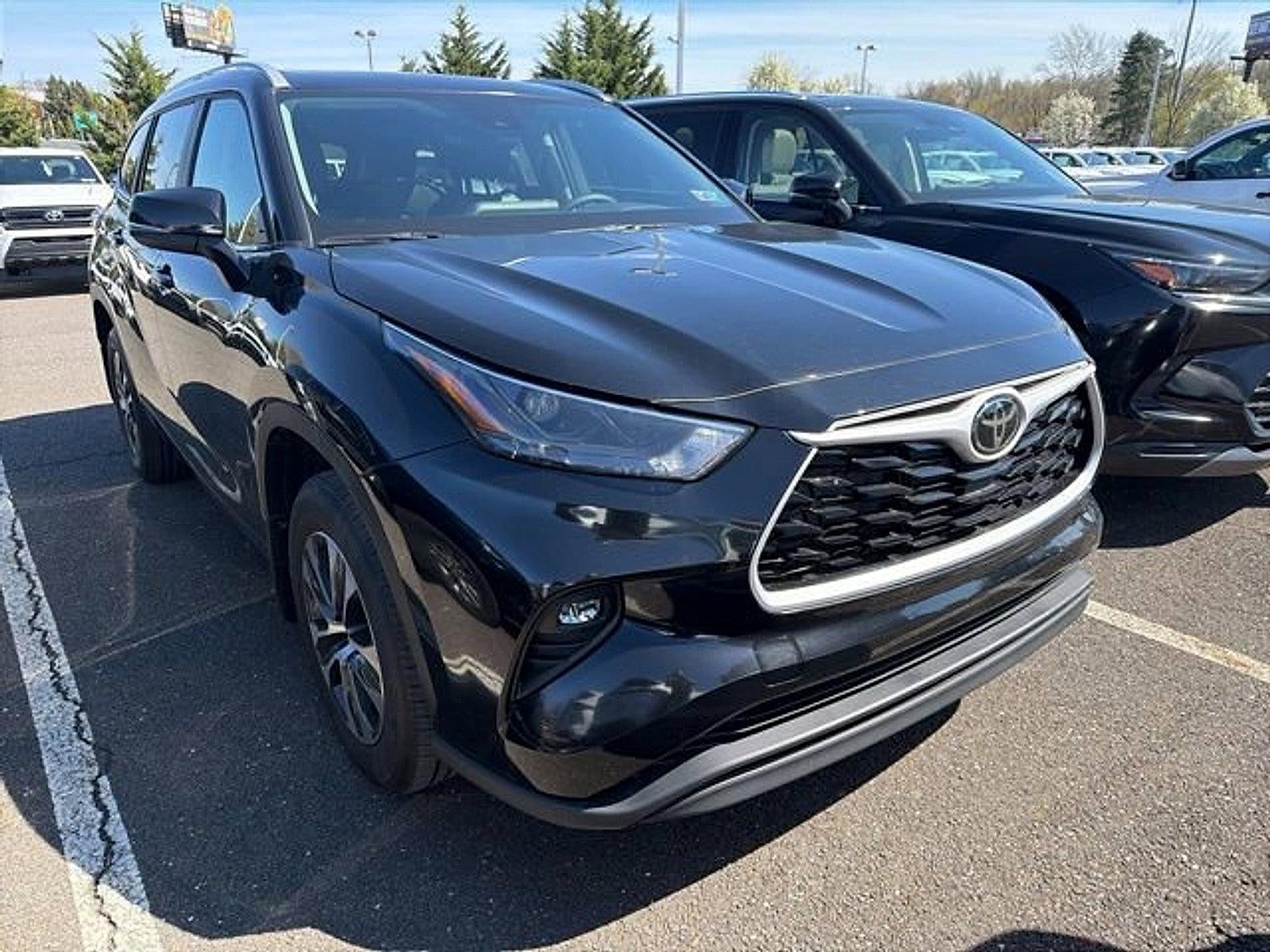 2025 Toyota Highlander XLE AWD (Natl)