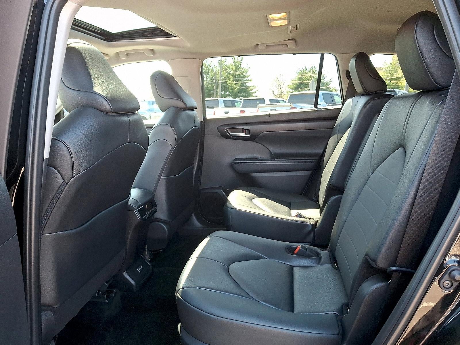 2025 Toyota Highlander XLE AWD (Natl)