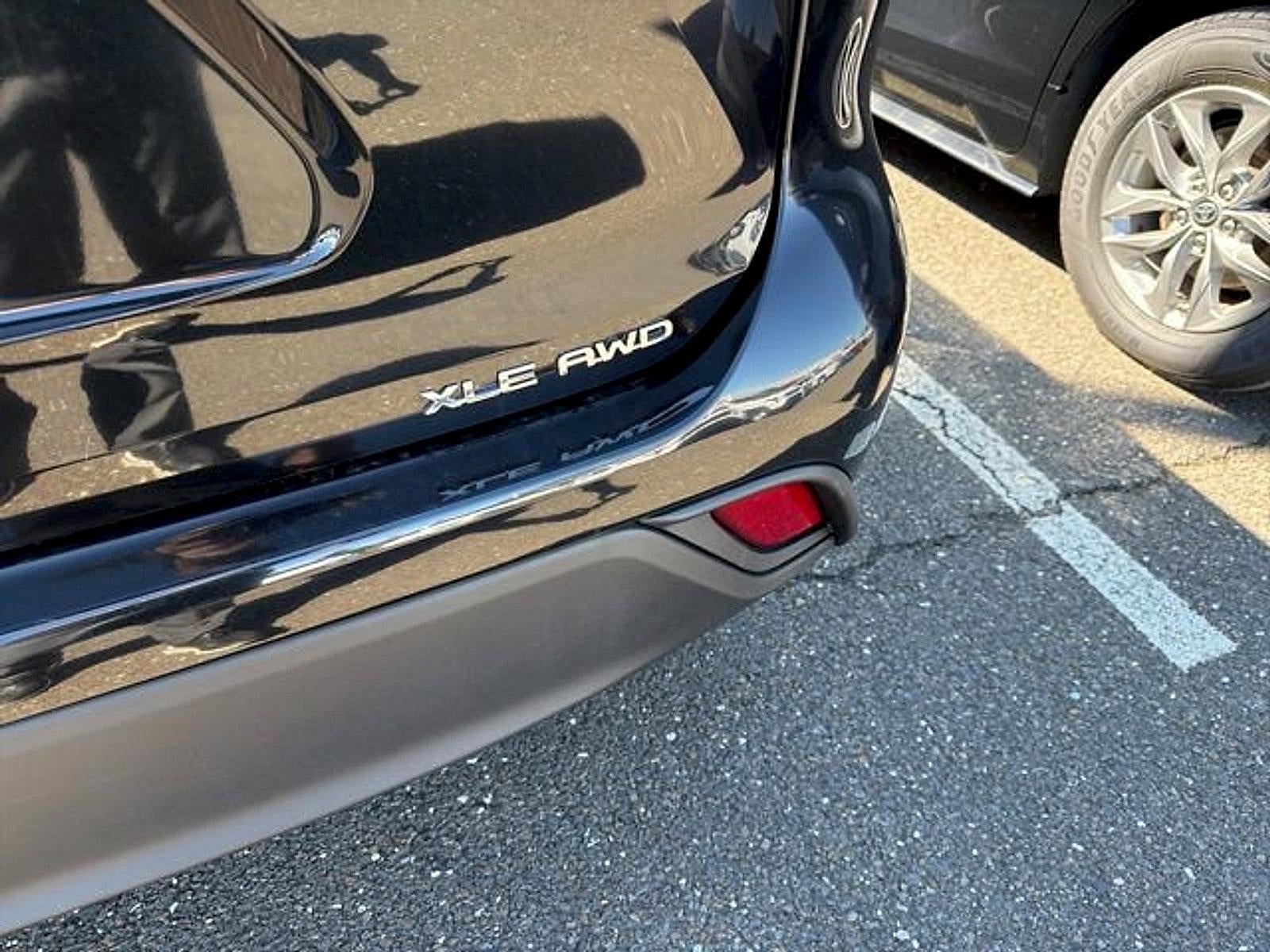 2025 Toyota Highlander XLE AWD (Natl)