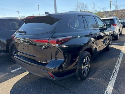 2025 Toyota Highlander XLE AWD (Natl)