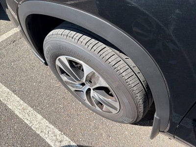 2025 Toyota Highlander XLE AWD (Natl)