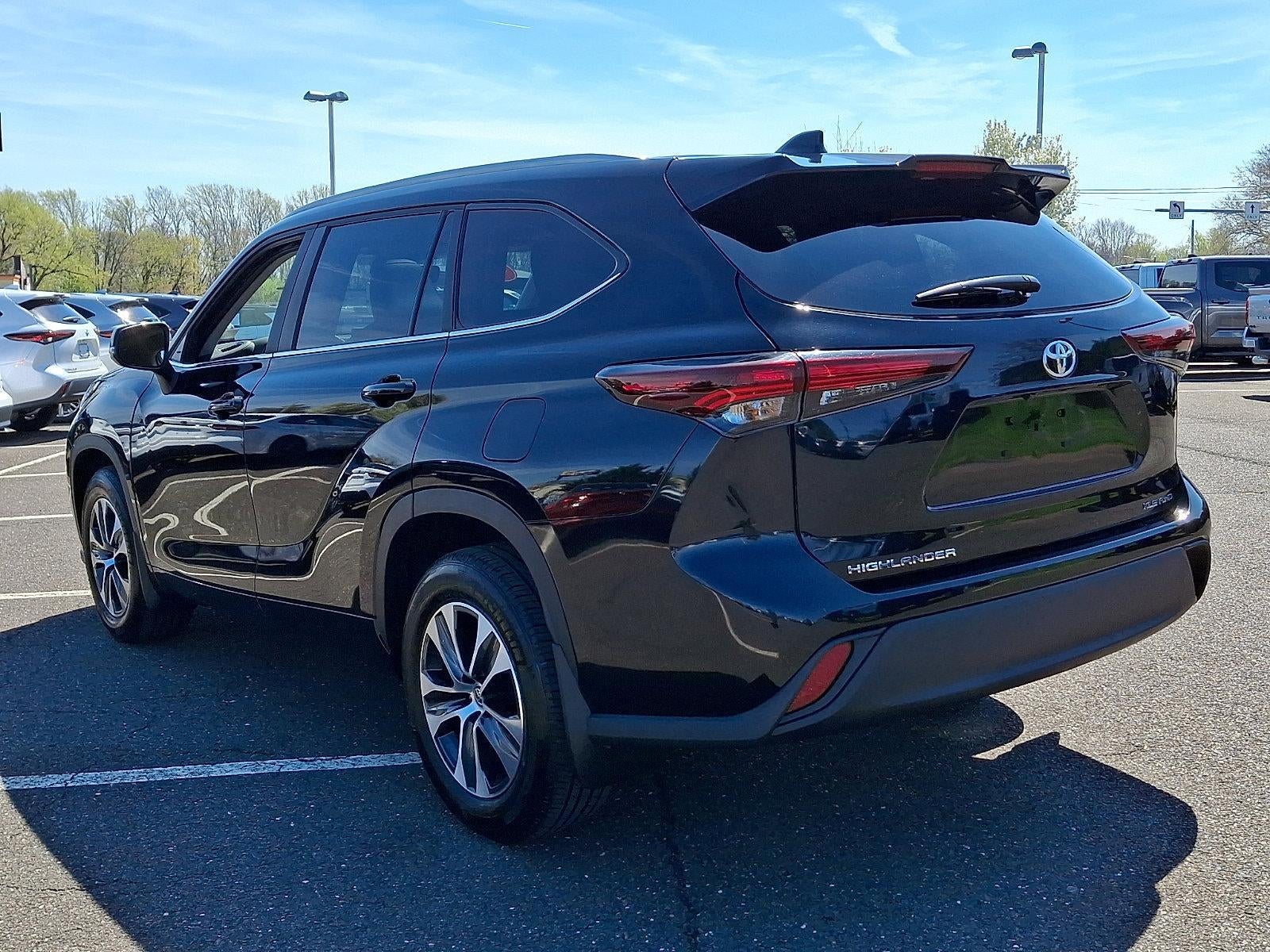 2025 Toyota Highlander XLE AWD (Natl)