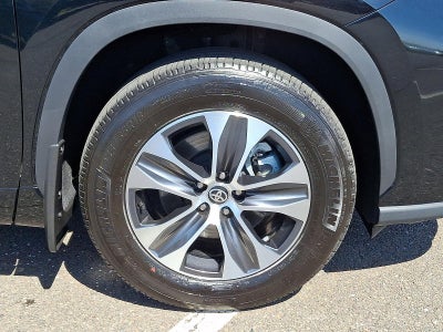 2025 Toyota Highlander XLE AWD (Natl)