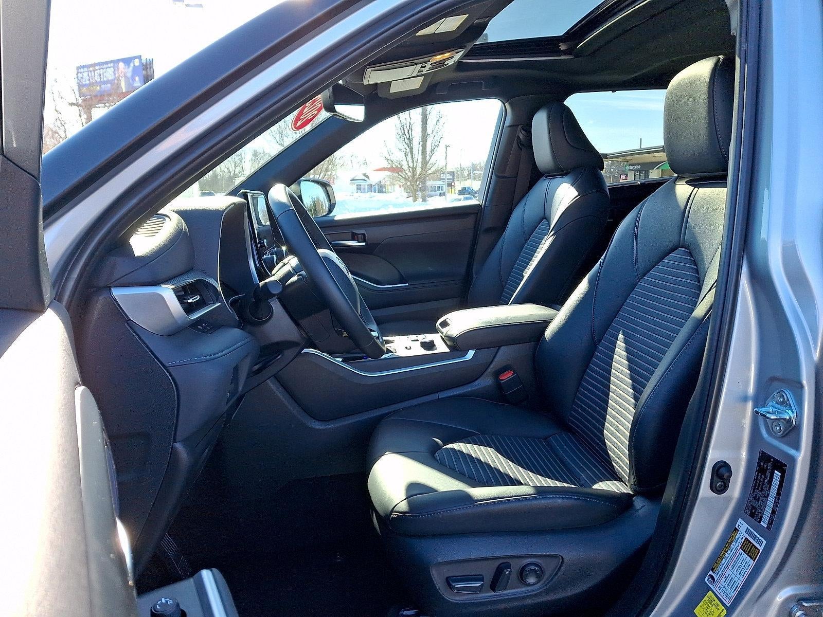 2025 Toyota Highlander XSE AWD (Natl)