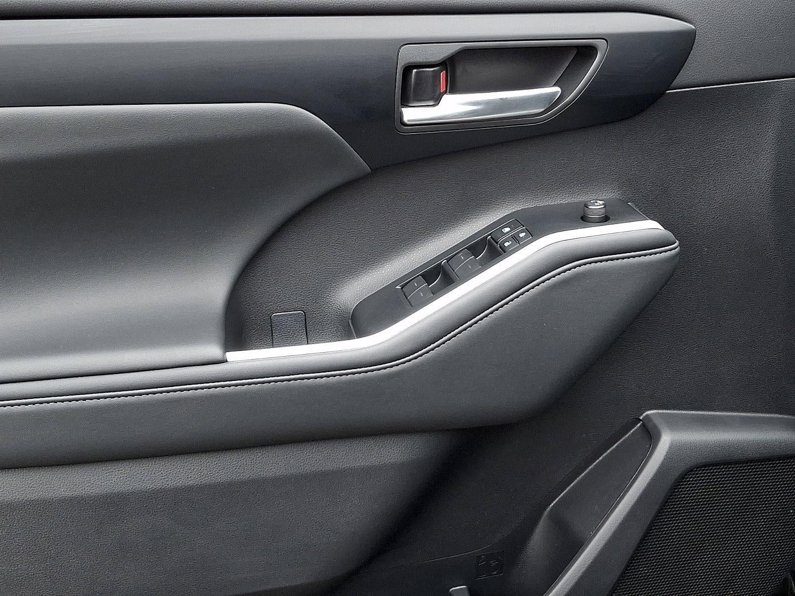 2025 Toyota Highlander XSE AWD (Natl)