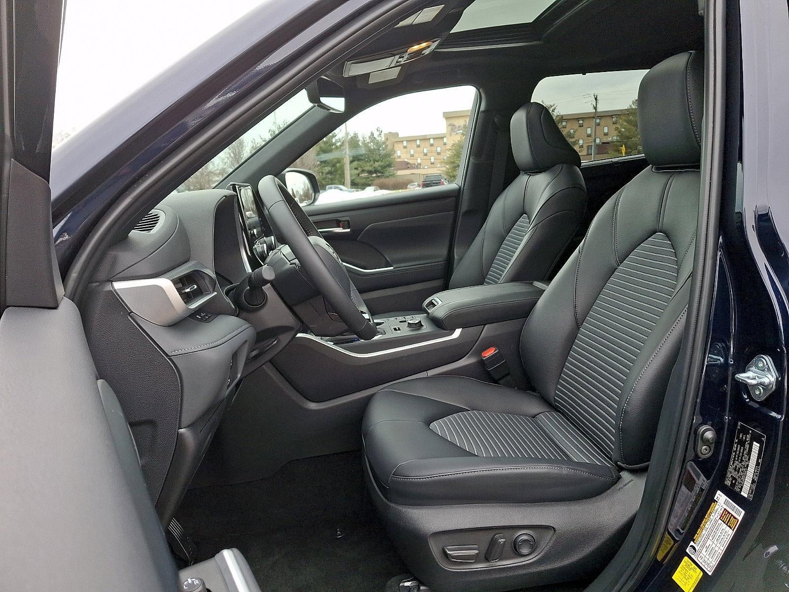 2025 Toyota Highlander XSE AWD (Natl)