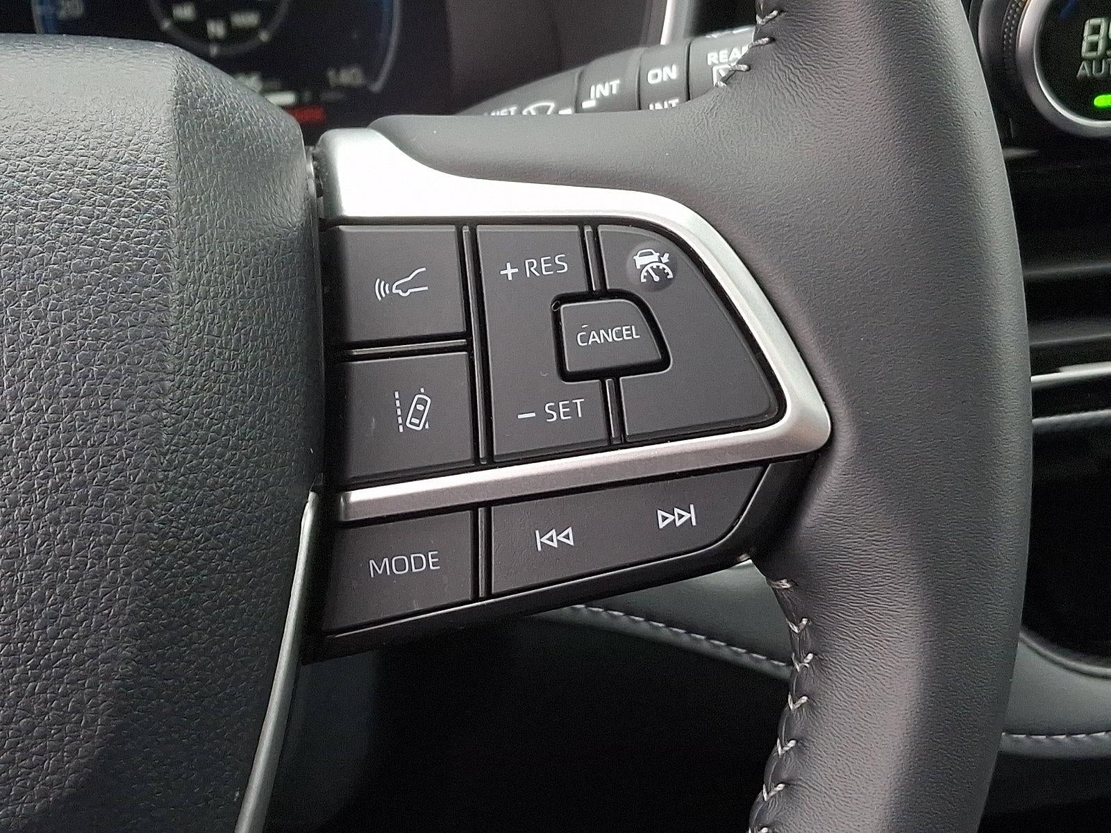 2025 Toyota Highlander XSE AWD (Natl)