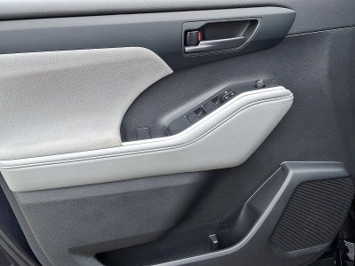 2024 Toyota Highlander LE AWD (Natl)