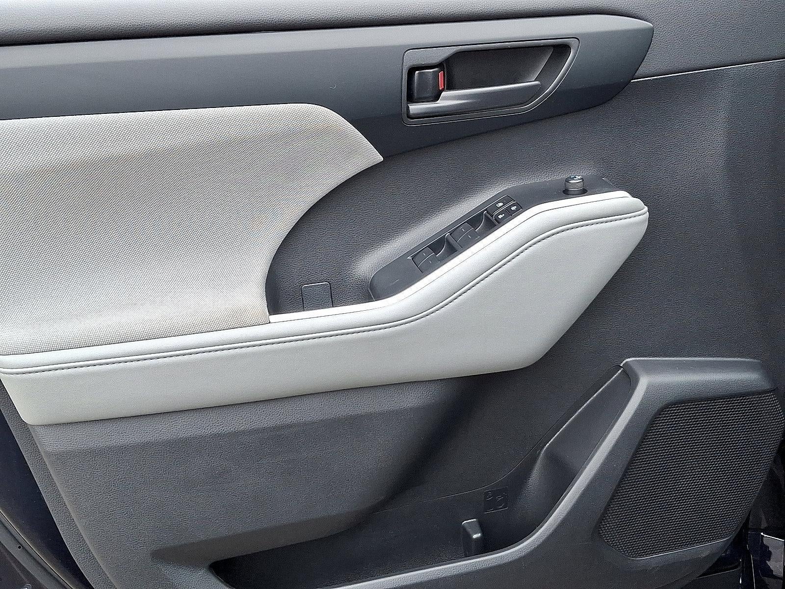 2024 Toyota Highlander LE AWD (Natl)