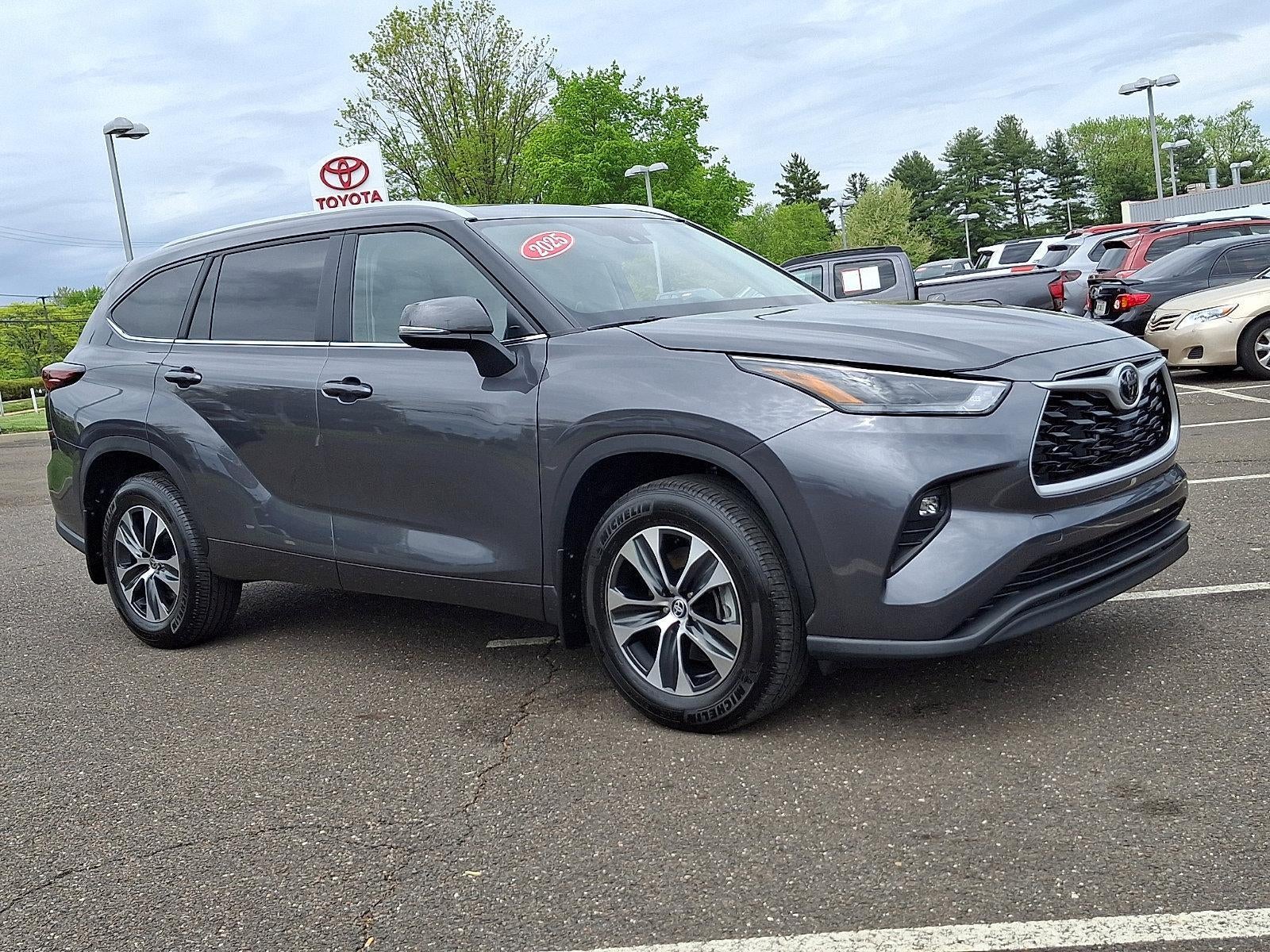 2025 Toyota Highlander XLE AWD (Natl)