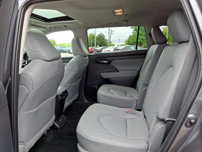 2025 Toyota Highlander XLE AWD (Natl)